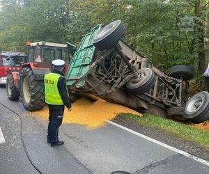 Zderzenie trzech pojazdów na DK11 w powiecie lublinieckim. Droga była zablokowana