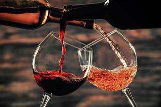 Jak podawać i pić wino podczas uroczystości?