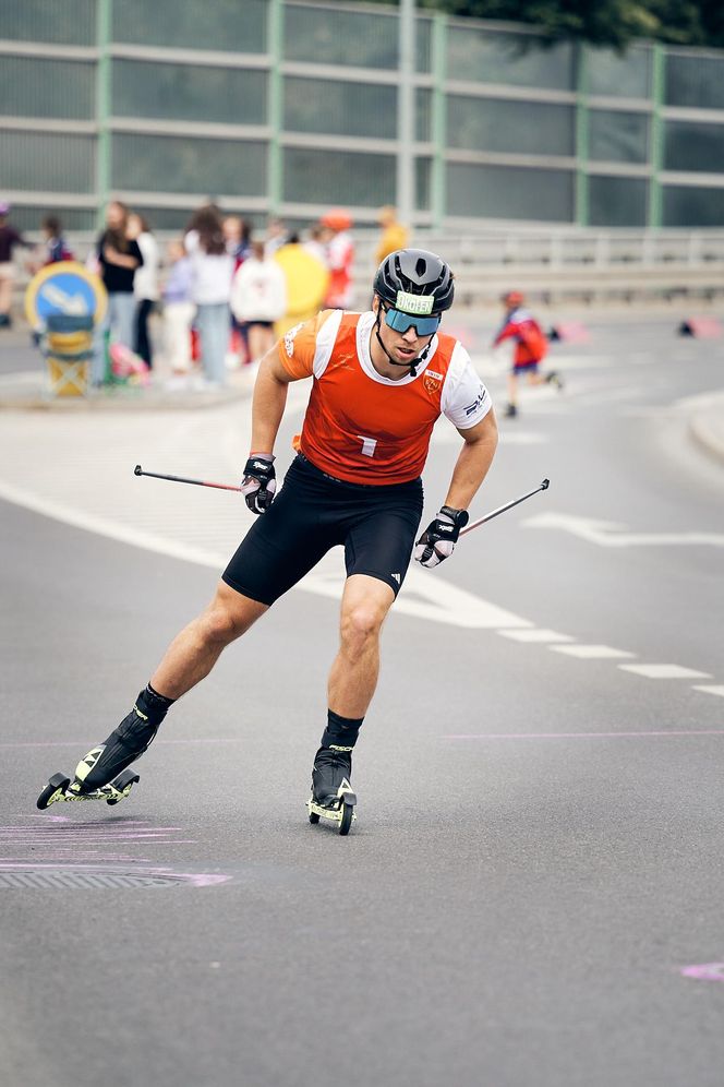 W pierwszym dniu zawodów o Puchar Polski w biegach na nartorolkach Marwe Cup zawodnicy wzięli udział w sprincie techniką dowolną