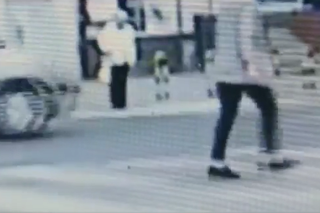  Kierowca nie przepuścił pieszego na psach - dostał 1500 złotych mandatu