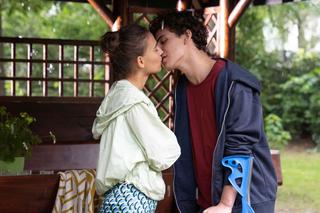 Barwy szczęścia, odcinek 2388 - opis, streszczenie: Witek po raz pierwszy pocałuje Michalinę