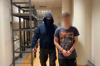 Do zobaczenia, Karolku. Eksponował broń i groził Karolowi Nawrockiemu. 19-latek zatrzymany w Warszawie