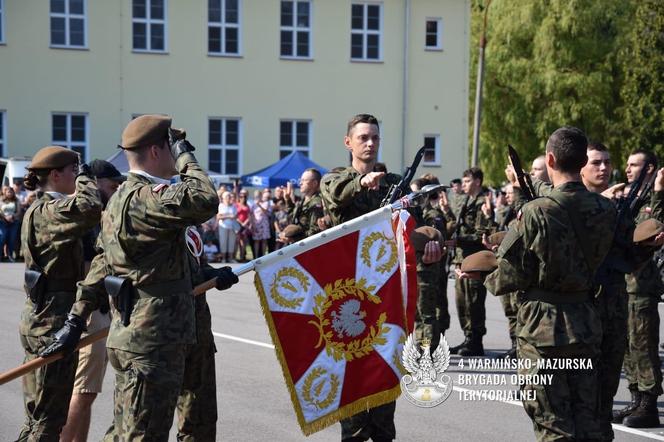 Blisko 120 nowych żołnierzy 4 Warmińsko-Mazurskiej Brygady Obrony Terytorialnej złożyło przysięgę