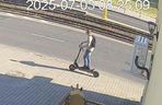 Wypadek w Bydgoszczy. Hulajnogą potrącił 76-latka i uciekł. Senior trafił do szpitala 