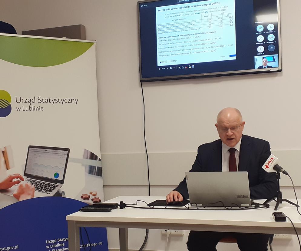 Krzysztof Markowski, dyrektor Urzędu Statystycznego w Lublinie na konfernecji prasowej