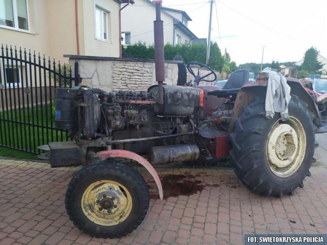 Busko: Pijany w sztok traktorzysta staranował samochód i płot! "Może się dogadamy?"