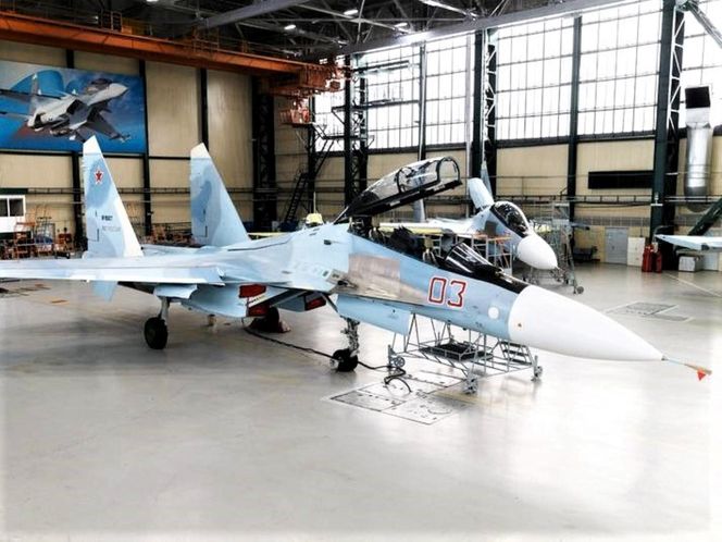 Su-30SM podczas remontu