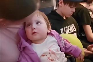 Rodzina pięcioraczków już w Tajlandii. Pokazali dom z basenem