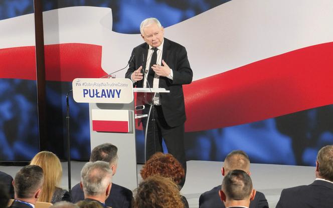 Kaczyński chciał rozbawić tłum, a zapadła martwa cisza. "A brawa?"