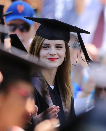 Emma Watson: Skończyłam studia!!! :) Zdjęcia z absolutorium Emmy Watson!