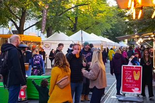 Święto złotego trunku w centrum miasta. Rozpoczął się Oktoberfest Szczecin