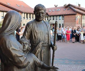 W Olsztynie stanął wyjątkowy pomnik. Ma przypominać o ważnych wartościach [ZDJĘCIA]