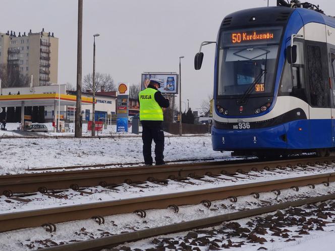 Kraków: Kobieta wtargnęła pod tramwaj