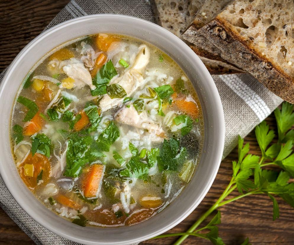 Zupa z młodych warzyw