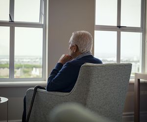 Naukowcy odkryli, że ta czynność chroni nas przed Alzheimerem. Działa niczym tarcza i stymuluje mózg. Wystarczy kilkanaście minut dzienne 