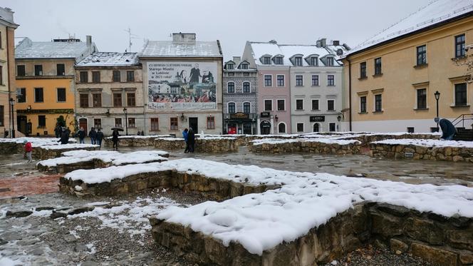 Pierwszy śnieg w tym sezonie! Lublin jest ukryty pod zimową pierzynką 