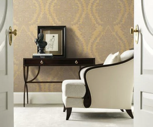 We wnętrzarskich trendach będzie królował bursztyn? York Wallcoverings pokazał kolor roku 2023