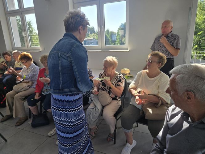 Były opowieści o herbacianych zwyczajach, wspomnienia dawnych spotkań przy stole, a także degustacje różnych gatunków herbat 