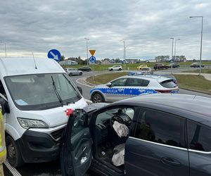 Czołowe zderzenie w Święciechowie. Jedna osoba zabrana do szpitala