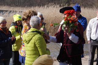 Wyjątkowe morsowanie pod Bydgoszczą! Tak świętowano Dzień Kobiet