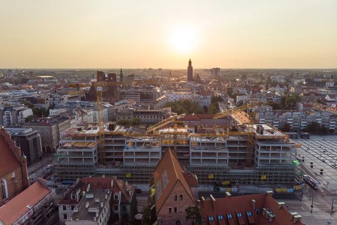 Nowy biurowiec powstaje w ścisłym centrum Wrocławia