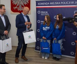  Amelia i Maja to prawdziwe bohaterki z Jaworzna. Nastolatki uratowały życie 78-latki