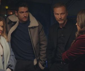 	M jak miłość odc. 1858. Dima (Michaił Pszeniczny), Julia (Marta Chodorowska), Magda (Anna Mucha), Andrzej Budzyński (Krystian Wieczorek)