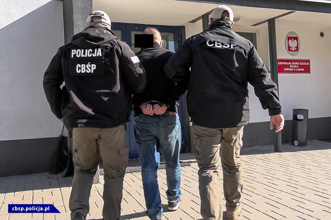 CBŚ aresztowało osoby sprzedające paszporty covidowe osobom niezaszczepionym