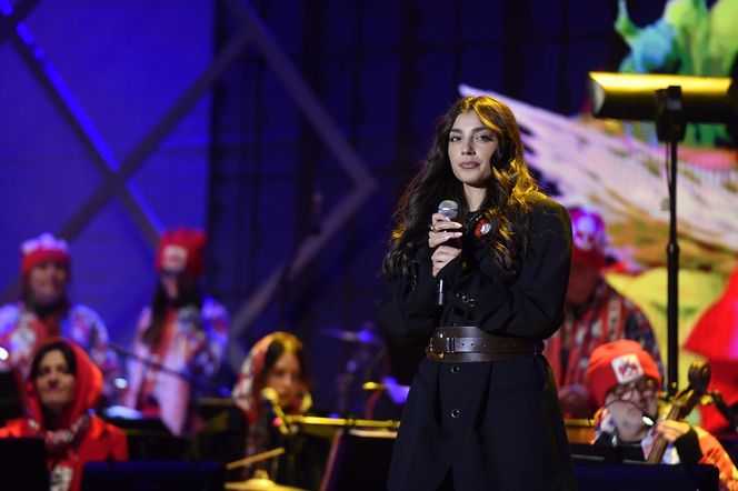 Steczkowska w czerwieni i Margaret w futrze. Tak gwiazdy wystroiły się na koncert 11 listopada [GALERIA]