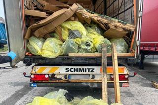 Kradli skrzynie biegów. Wpadli podczas przeładunku