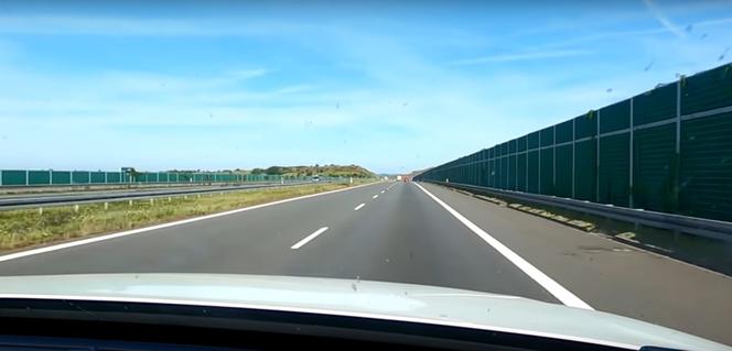 Autostrada A1 jak Roller Coaster. Po tym się nie da jeździć. GDDKiA już zapowiada prace naprawcze [WIDEO]