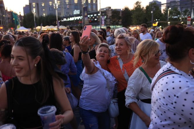 Potańcówka przed Teatrem Śląskim w Katowicach (09.08)