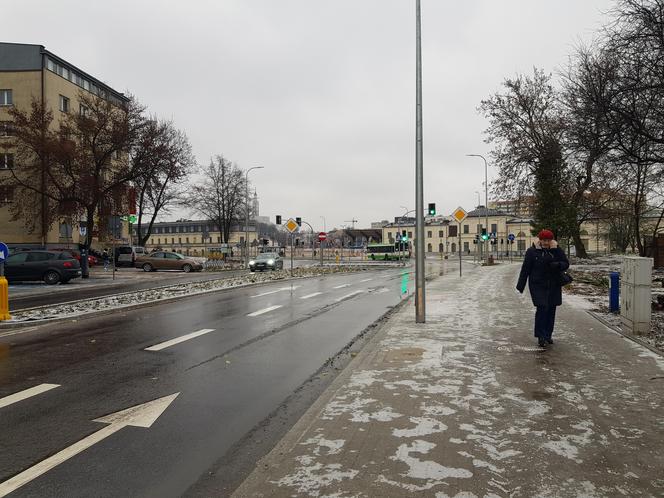 Gołoledź, marznące opady i oblodzone chodniki. Tak wyglądał poranek na drogach w Białymstoku