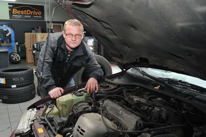 Jak zabezpieczyć samochód przed solą i wilgocią przed nadejściem zimy