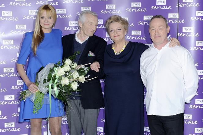Czterdziestolatek. ś.p. Andrzej Kopiczyński (Stefan Karwowski), Anna Seniuk (Magda Karwowska), Mirella Olczyk-Kurkowska (Jagoda), Piotr Kąkolewski (Mareczek)