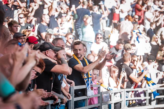 Apator Toruń - Stal Gorzów, zdjęcia kibiców z Motoareny. Emocje podczas 12. kolejki PGE Ekstraligi