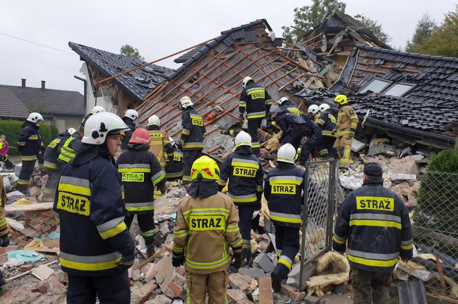 Kobiernice: Rodzina pod gruzami po eksplozji w domu. Trwa akcja ratownicza!