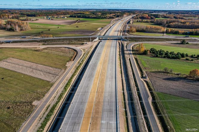 18 grudnia GDDKiA oddała  do ruchu ostatni z trzech odcinków autostrady A2 Mińsk Mazowiecki – Siedlce, pomiędzy węzłami Groszki i Siedlce Zachód