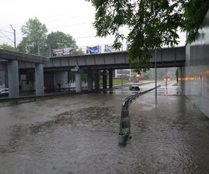 Gigantyczne ulewy w Polsce. W tych miejscowościach spadło najwięcej deszczu. Rekordowe opady!