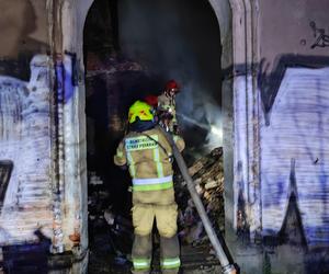 Pożar pałacu Stolbergów na osiedlu Świniary we Wrocławiu