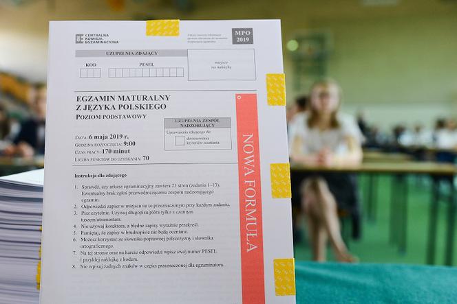 Alarmy bombowe w szkołach 6.05.2019. Co dalej z maturami? 