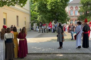 Orszak Jana Długosza w Nowym Sączu 