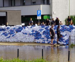 Walka z powodzią na wrocławskich Stabłowicach 