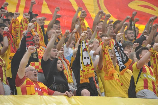 Korona Kielce - Ruch Chorzów. Zdjęcia kibiców na Suzuki Arenie