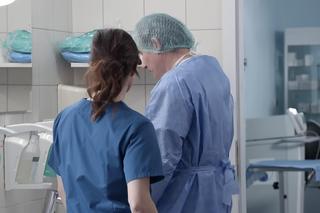 Pierwsza miłość, odcinek 3774: Jakub Wenerski (Przemysław Sadowski), Małgosia (Ewa Rodart)