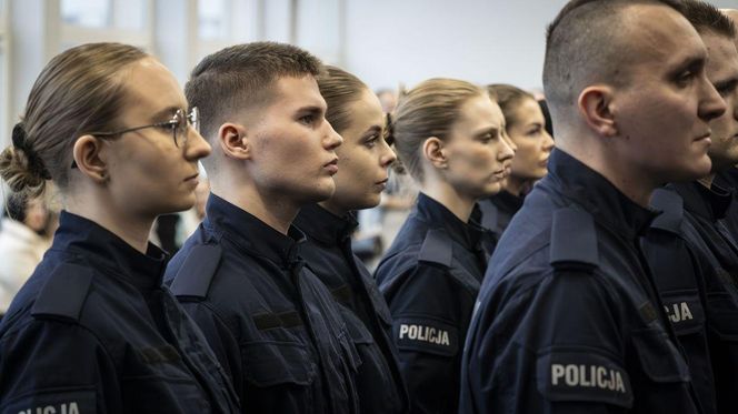 Gdańsk ma nowych policjantów. Złożyli ślubowanie [GALERIA]