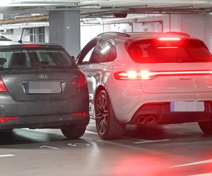 Roxie Węgiel -  tajemniczy fotelik w limuzynie