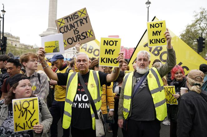 Koronacja Karola III. Protesty przeciwko królowi w Londynie  