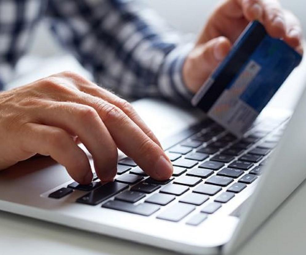 komputer/karta płatnicza/zakupy online