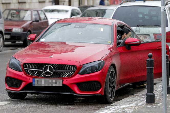 Kamila Wybrańczyk jeździ Mercedesem C300 Coupe